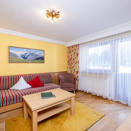 Ξενοδοχείο με διαμερίσματα St. Joseph 4*