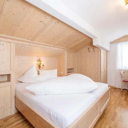 Ξενοδοχείο με διαμερίσματα St. Joseph 4*