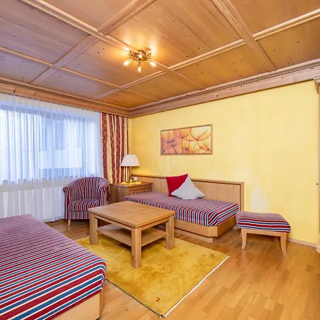 Landhaus St. Joseph Апарт-отель Майрхофен