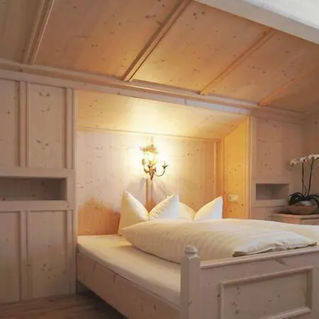 Landhaus St. Joseph Апарт-отель Майрхофен