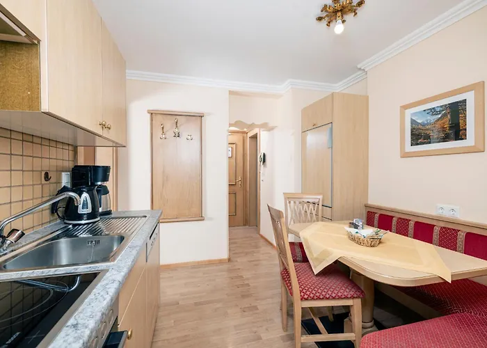 Aparthotel St. Joseph 4*