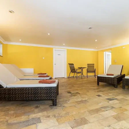St. Joseph Aparthotel 4*